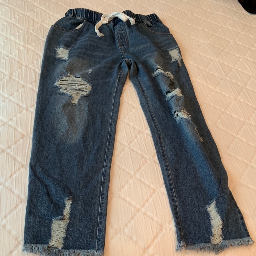 BELINDA. Distressed Blue Straight Leg Jeans